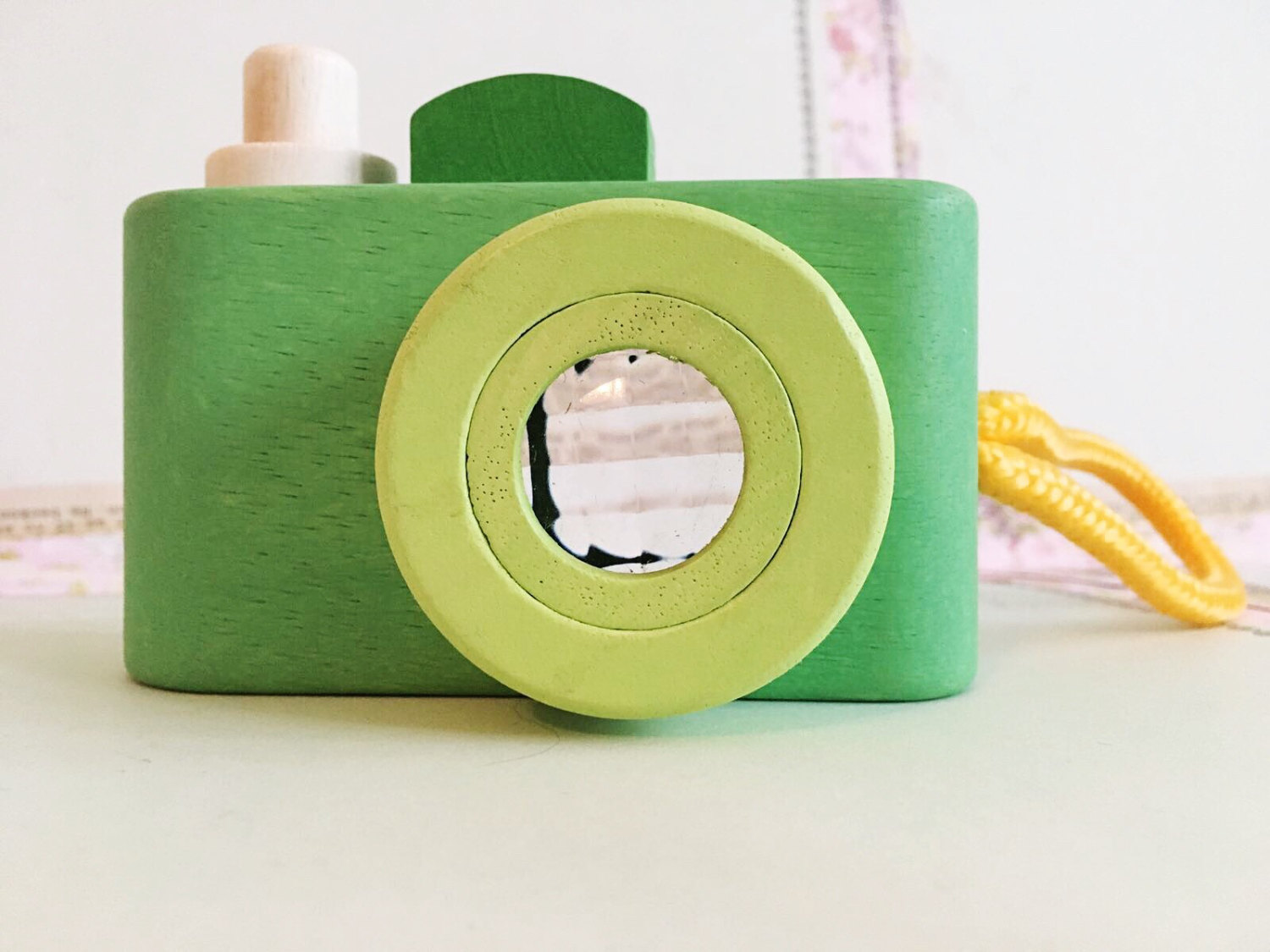 Wooden toy camera personalised gift - Image 2
