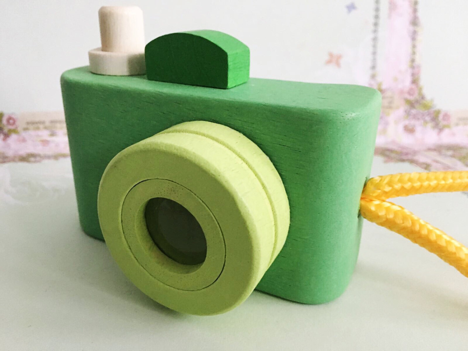 Wooden toy camera personalised gift - Image 3