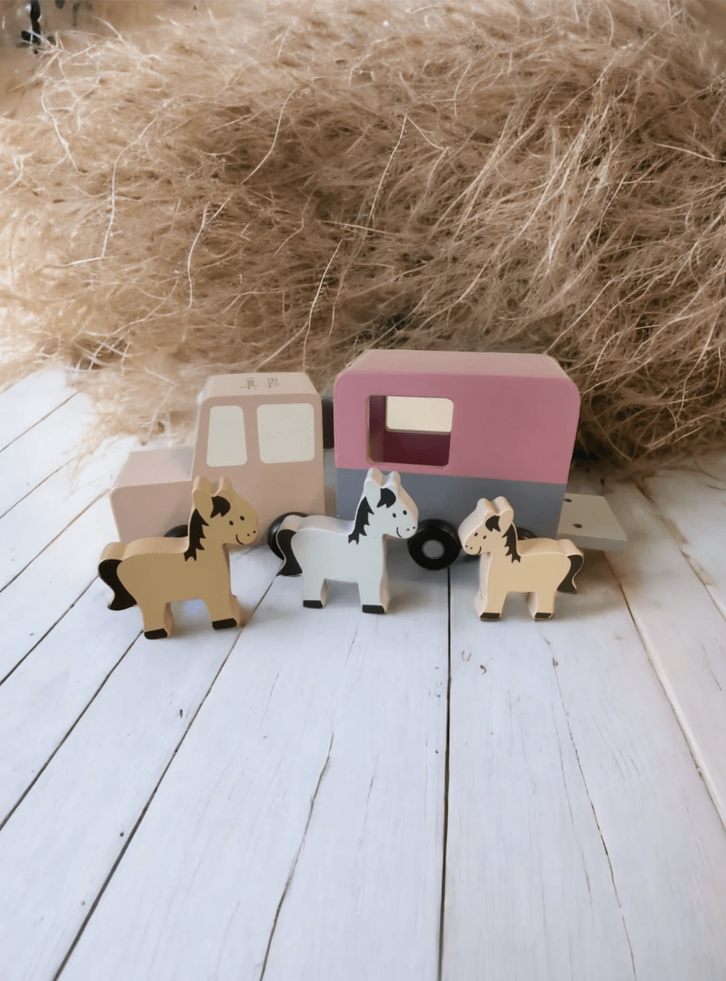Personalised wooden horse trailer - Image 2