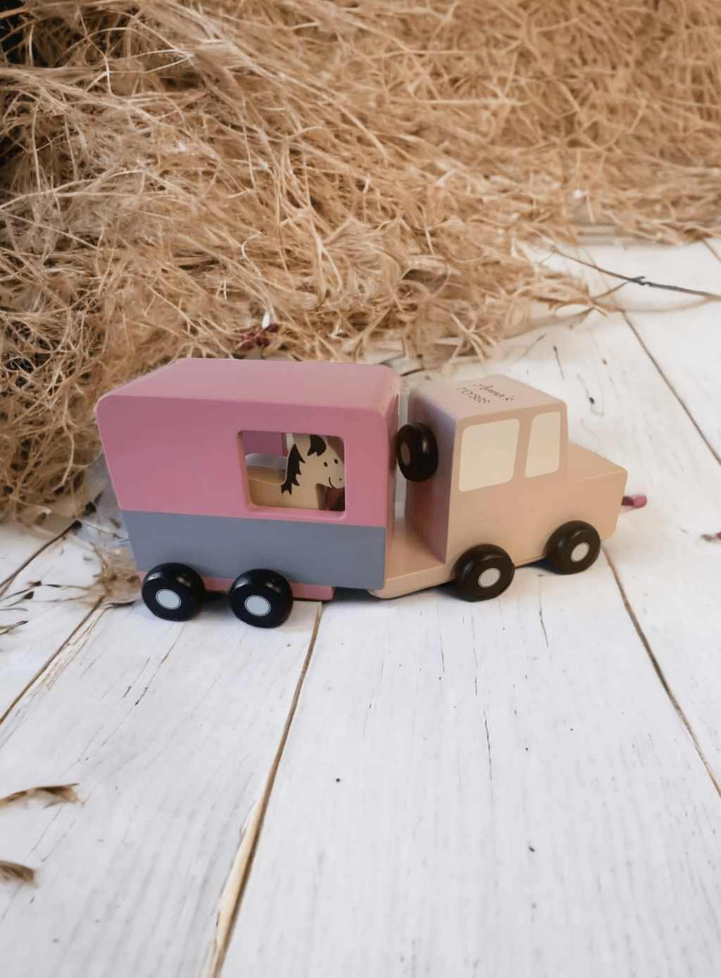 Personalised wooden horse trailer - Image 4